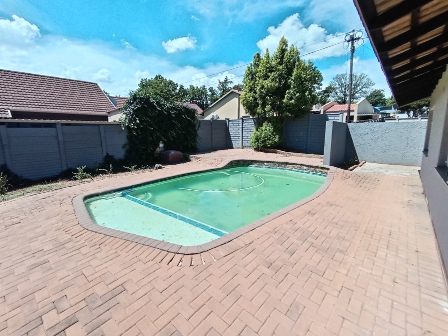 4 Bedroom Property for Sale in Sasolburg Ext 10 Free State